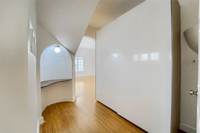 5924 Graciosa Drive, Los Angeles, CA 90068