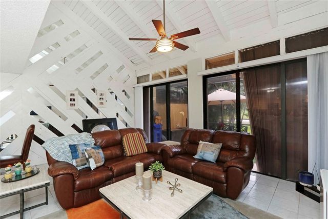 1640 W Golfview Drive, Pembroke Pines, FL 33026