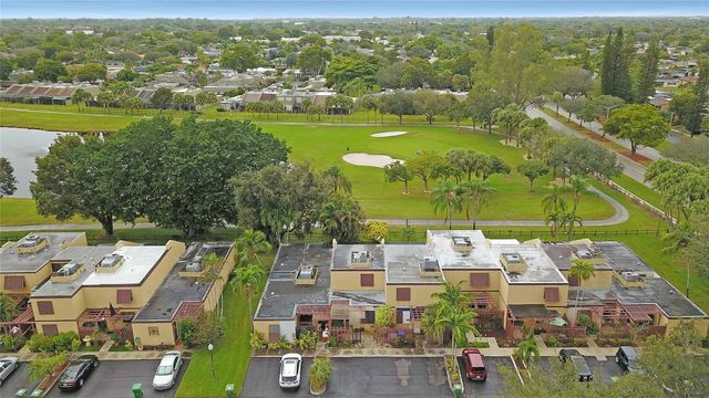 1640 W Golfview Drive, Pembroke Pines, FL 33026