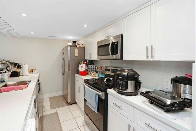 1640 W Golfview Drive, Pembroke Pines, FL 33026