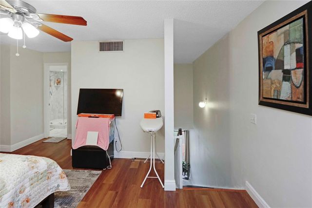 1640 W Golfview Drive, Pembroke Pines, FL 33026