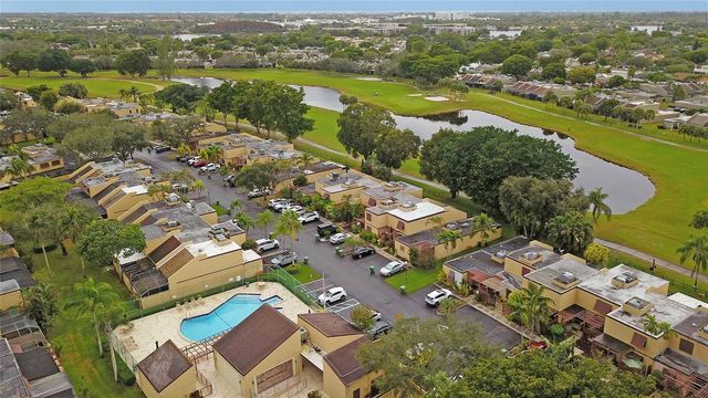 1640 W Golfview Drive, Pembroke Pines, FL 33026