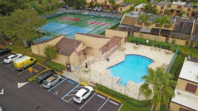 1640 W Golfview Drive, Pembroke Pines, FL 33026