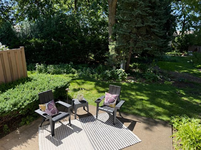 1150 Oakview Drive, Wheaton, IL 60187