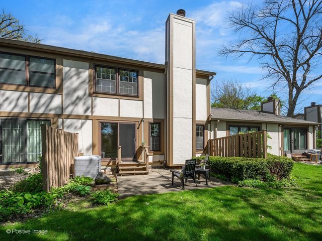 1150 Oakview Drive, Wheaton, IL 60187