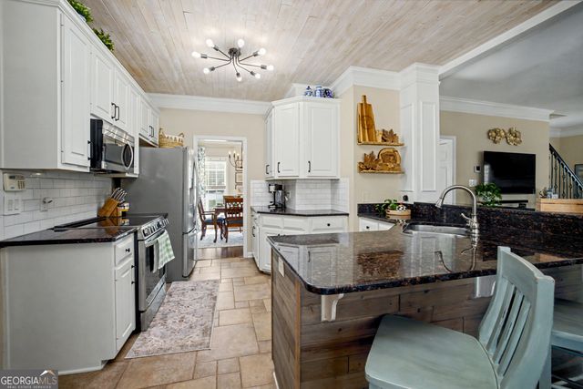 170 Perry Creek Drive, Fayetteville, GA 30215