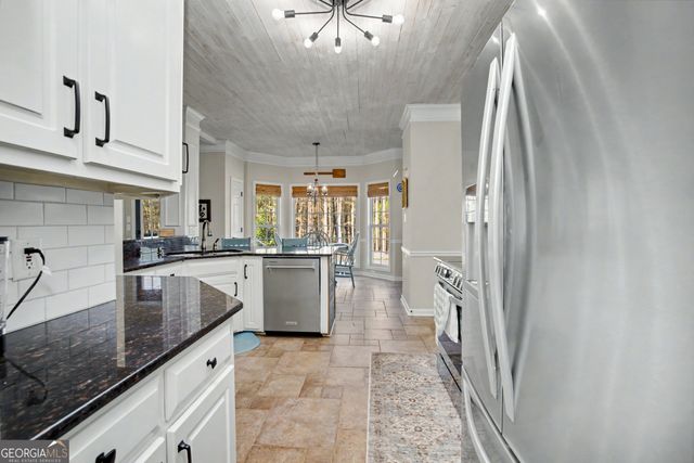 170 Perry Creek Drive, Fayetteville, GA 30215