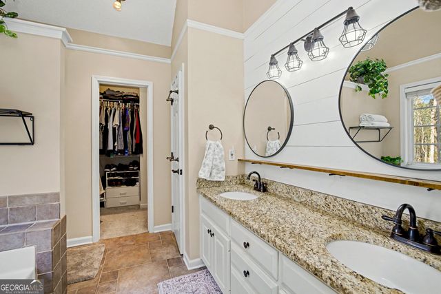 170 Perry Creek Drive, Fayetteville, GA 30215