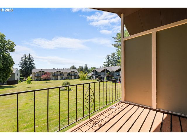 2062 Ne HOGAN Dr, Gresham, OR 97030