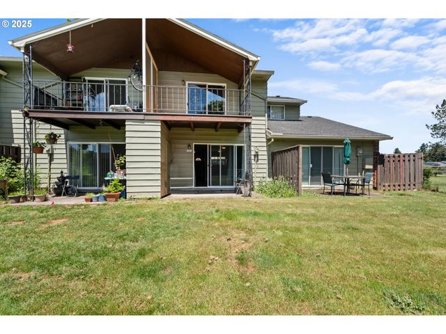2062 Ne HOGAN Dr, Gresham, OR 97030