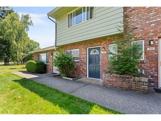 2062 Ne HOGAN Dr, Gresham, OR 97030