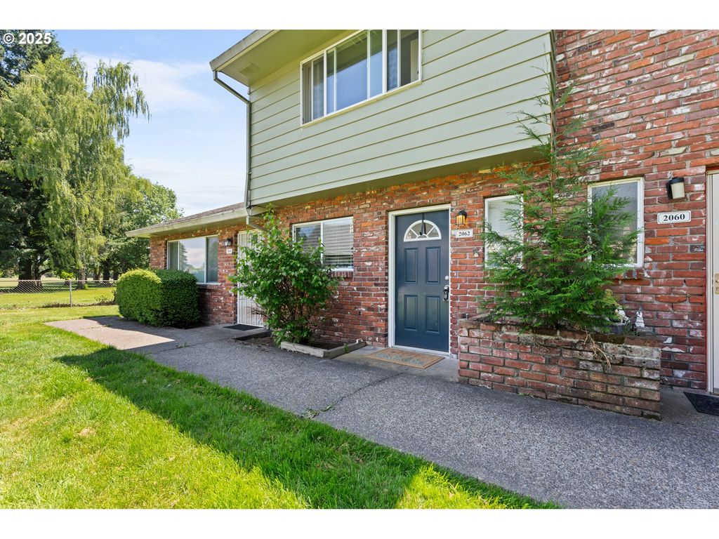 2062 Ne HOGAN Dr, Gresham, OR 97030