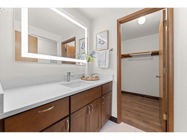 17373 Sw PACIFICA Ct, Beaverton, OR 97006