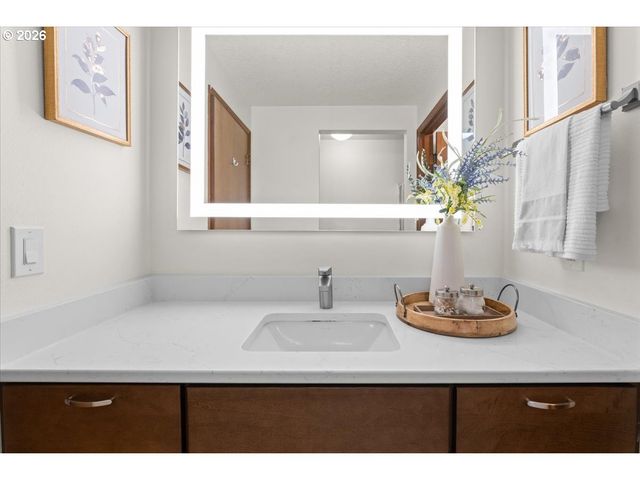 17373 Sw PACIFICA Ct, Beaverton, OR 97006
