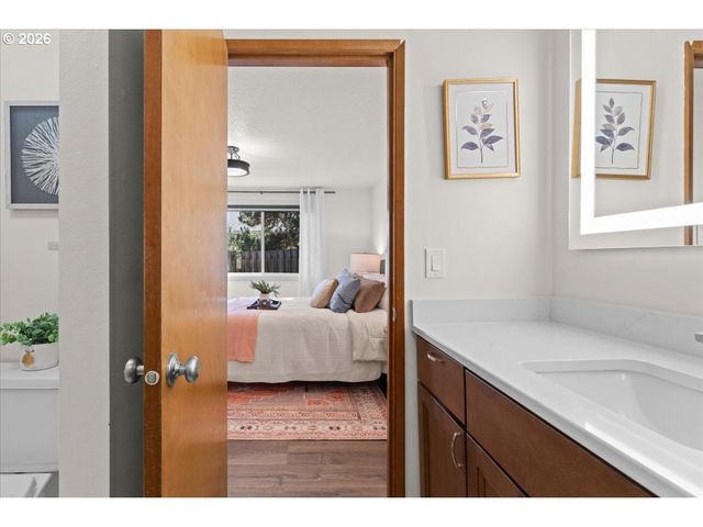 17373 Sw PACIFICA Ct, Beaverton, OR 97006