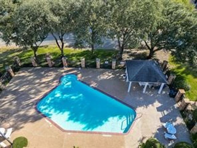 1504 Creek Bank Lane, Arlington, TX 76014