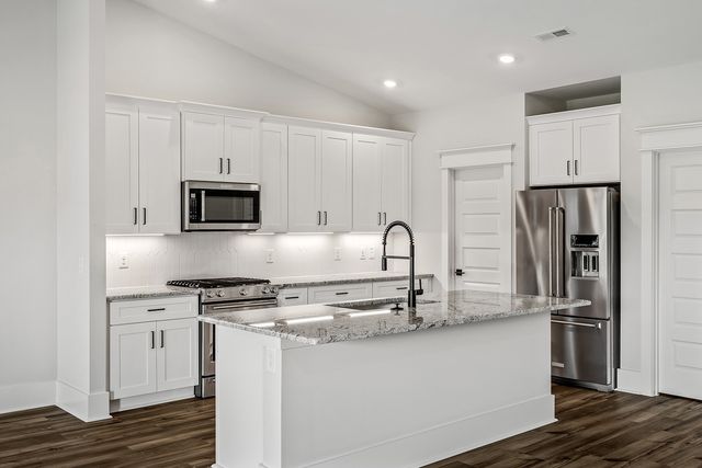 749 Brownlow Road, White House, TN 37188