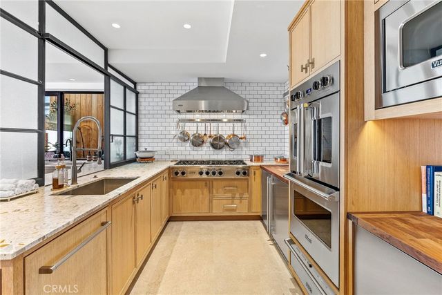 17 Muir Beach, Newport Beach, CA 92625