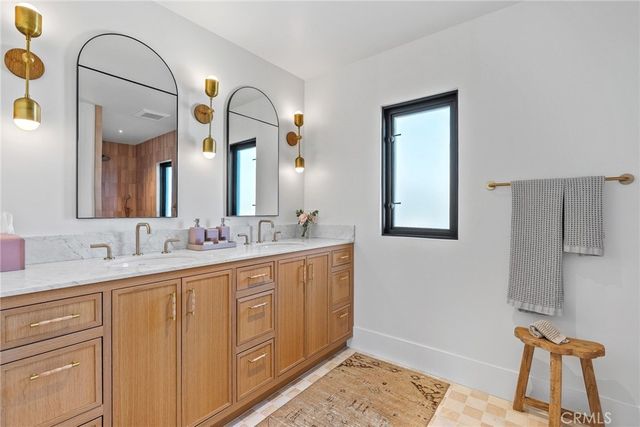 17 Muir Beach, Newport Beach, CA 92625