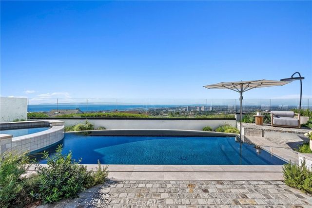 17 Muir Beach, Newport Beach, CA 92625
