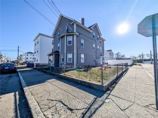 39 John Street, Pawtucket, RI 02860