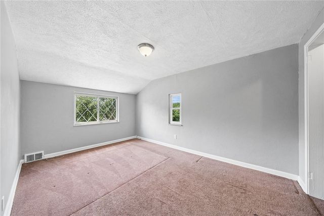 7931 Thon Dr, Penn Hills, PA 15147
