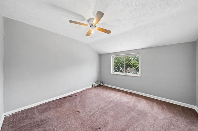 7931 Thon Dr, Penn Hills, PA 15147