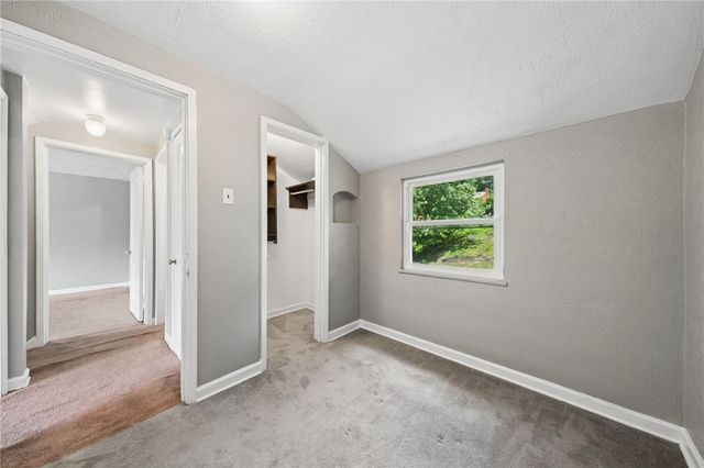 7931 Thon Dr, Penn Hills, PA 15147