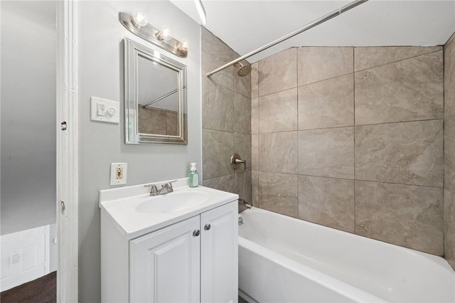 7931 Thon Dr, Penn Hills, PA 15147