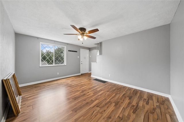 7931 Thon Dr, Penn Hills, PA 15147