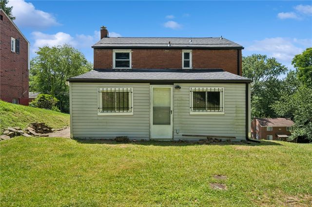 7931 Thon Dr, Penn Hills, PA 15147