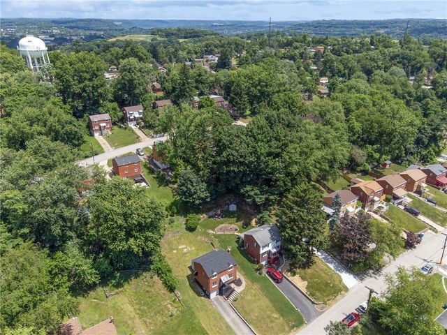 7931 Thon Dr, Penn Hills, PA 15147