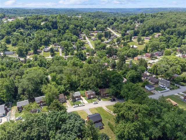 7931 Thon Dr, Penn Hills, PA 15147