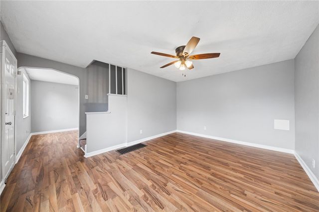 7931 Thon Dr, Penn Hills, PA 15147