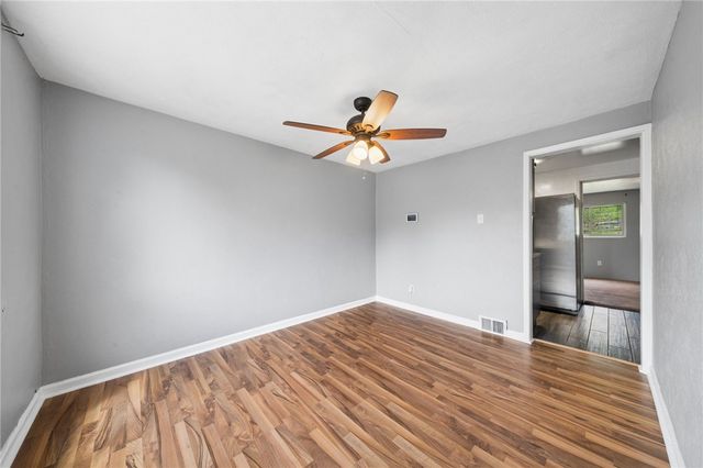 7931 Thon Dr, Penn Hills, PA 15147
