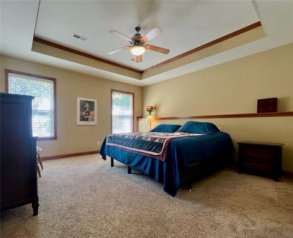 3807 Hunters Hill Drive, Lawrence, KS 66049