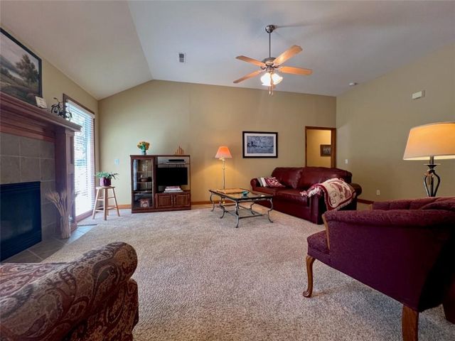 3807 Hunters Hill Drive, Lawrence, KS 66049
