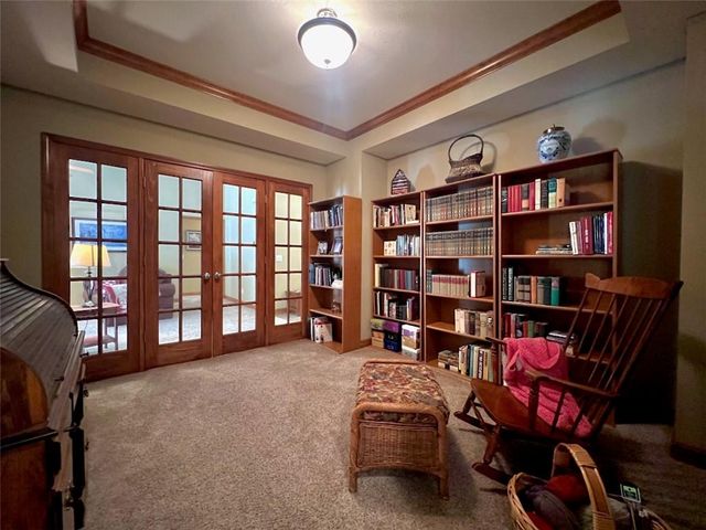 3807 Hunters Hill Drive, Lawrence, KS 66049