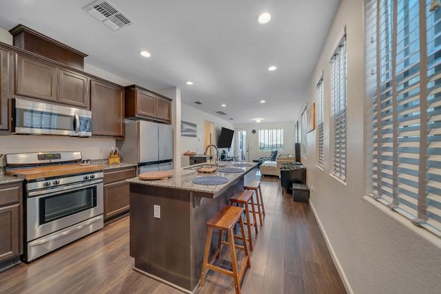 844 Castellona Dr, Newman, CA 95360