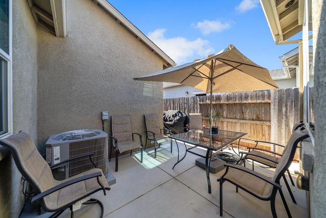 844 Castellona Dr, Newman, CA 95360