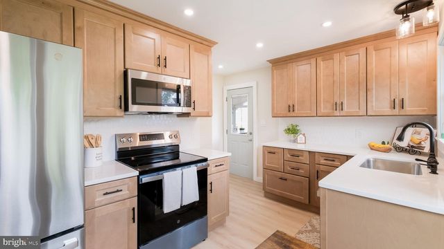 518 AVENUE F, Feasterville Trevose, PA 19053