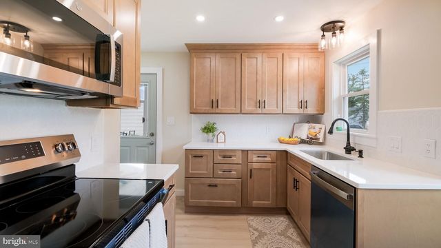 518 AVENUE F, Feasterville Trevose, PA 19053