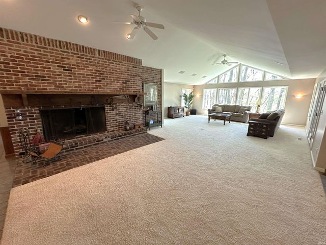 11882 N HWY 421, Monticello, IN 47960