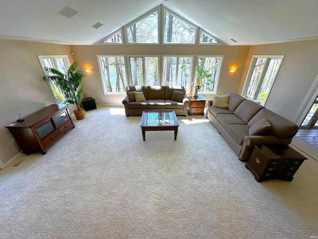 11882 N HWY 421, Monticello, IN 47960