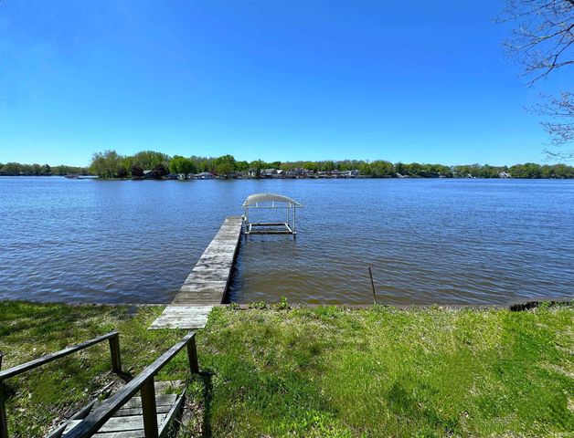 11882 N HWY 421, Monticello, IN 47960