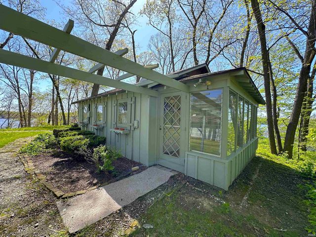 11882 N HWY 421, Monticello, IN 47960