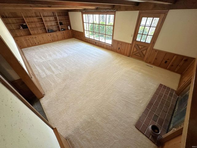 11882 N HWY 421, Monticello, IN 47960