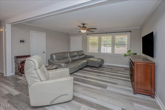 416 E Griswold Street, Selma, NC 27576