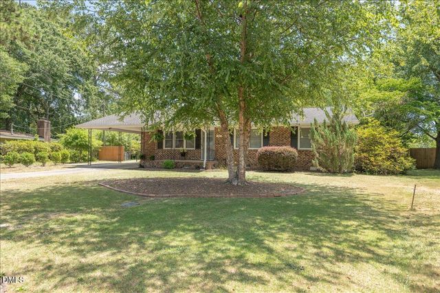 416 E Griswold Street, Selma, NC 27576