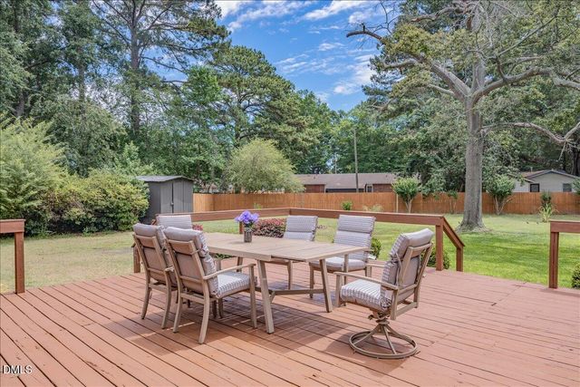 416 E Griswold Street, Selma, NC 27576
